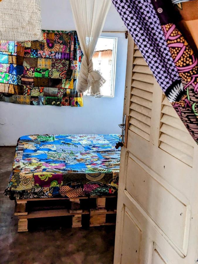 Chambres D'Hotes - Chez Mama Sedjro Porto-Novo Exterior foto