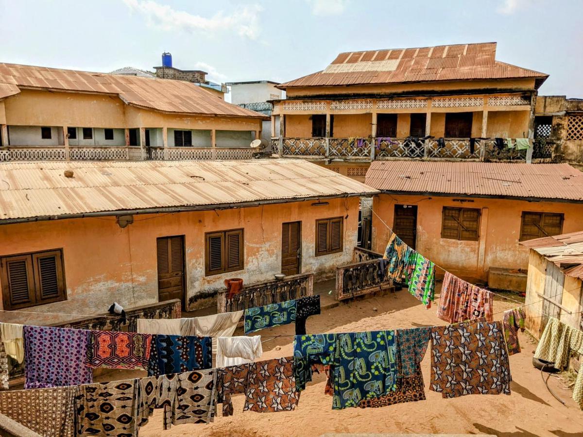 Chambres D'Hotes - Chez Mama Sedjro Porto-Novo Exterior foto